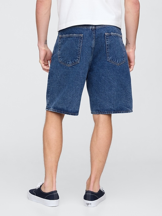 lässige jeansshorts aus den 90ern
