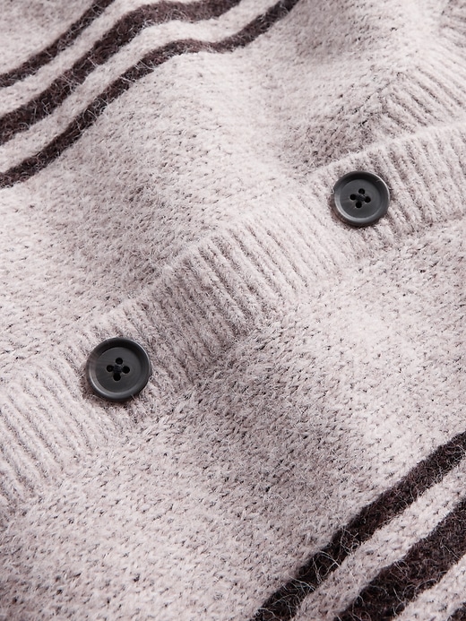 flauschiger lässiger crop-cardigan