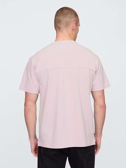 piqué-t-shirt mit lässiger passform