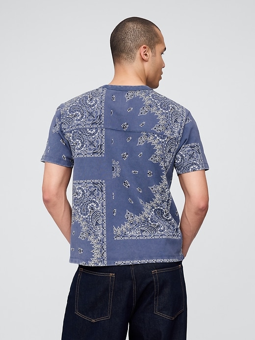 piqué-t-shirt mit lässiger passform