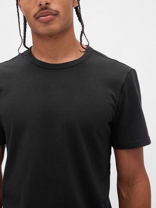 schmal geschnittenes t-shirt