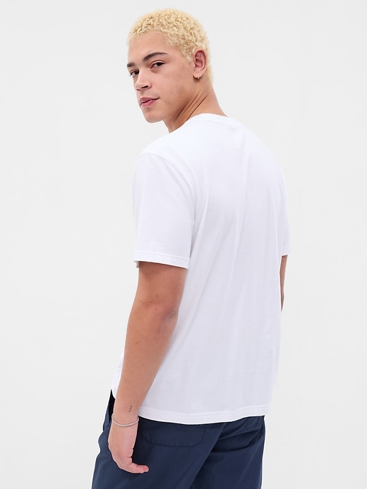 gap arch logo t-shirt