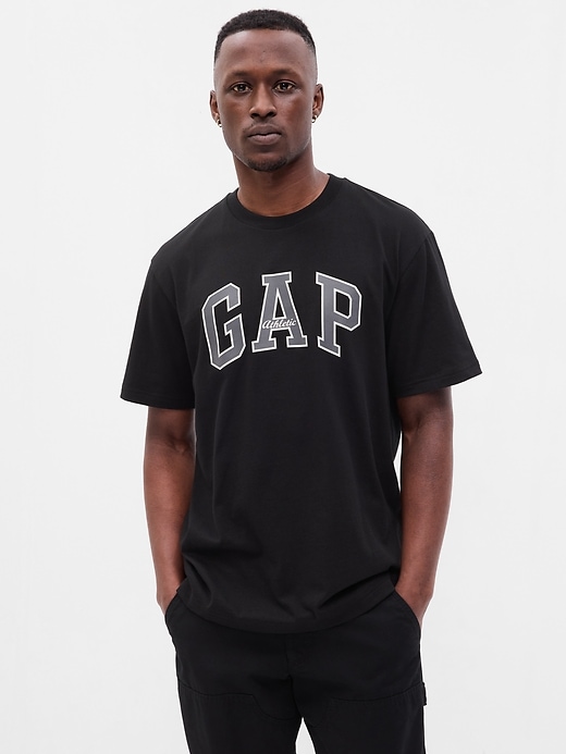 gap arch logo t-shirt