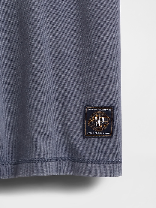 schweres kurzes grafik-t-shirt