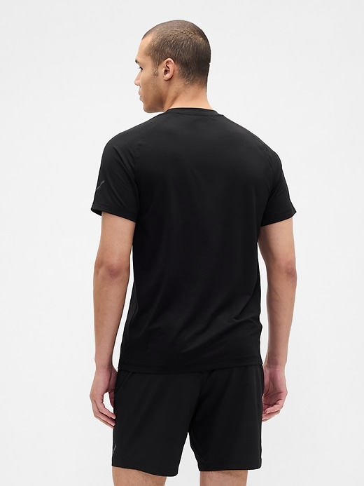 gapfit performance-t-shirt