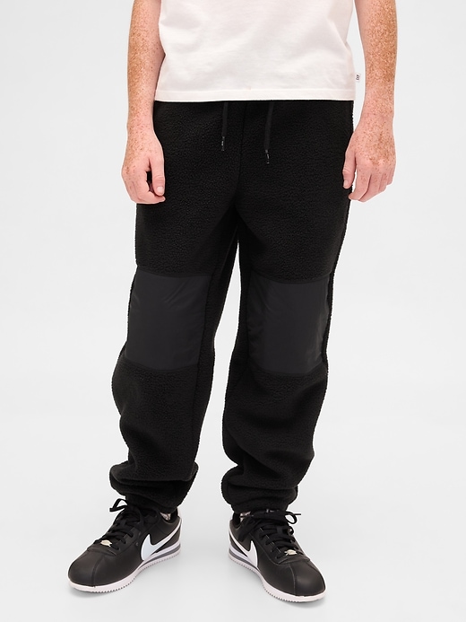 kinder-jogginghose aus sherpa-fleece