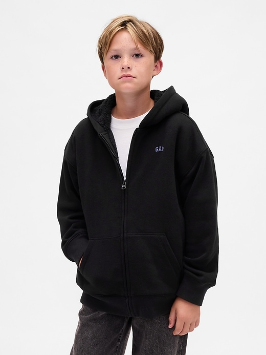 lässiger kinder-kapuzenpullover mit sherpa-futter reißverschluss und logo