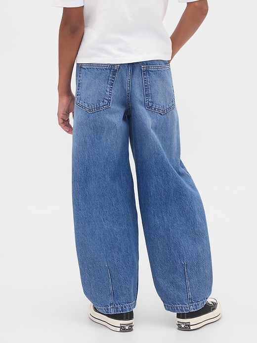 kinder-jeans mit lockerem schmal zulaufendem bein