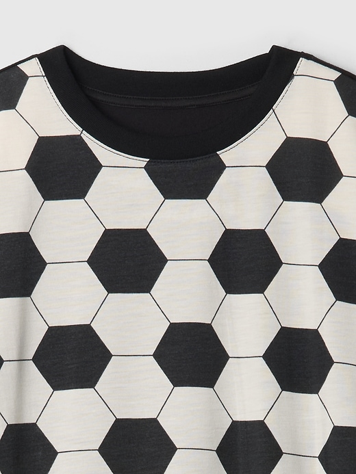 kinder-pyjama-jogging-set aus recycelten materialien