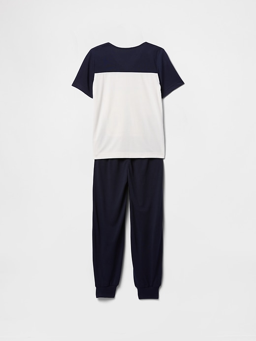 kinder-pyjama-jogging-set aus recycelten materialien