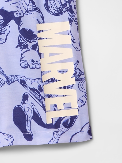marvel-pyjamashorts aus recyclingmaterial für kinder
