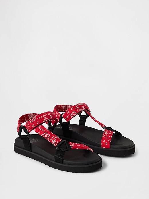 kinder-sandalen aus canvas mit riemen