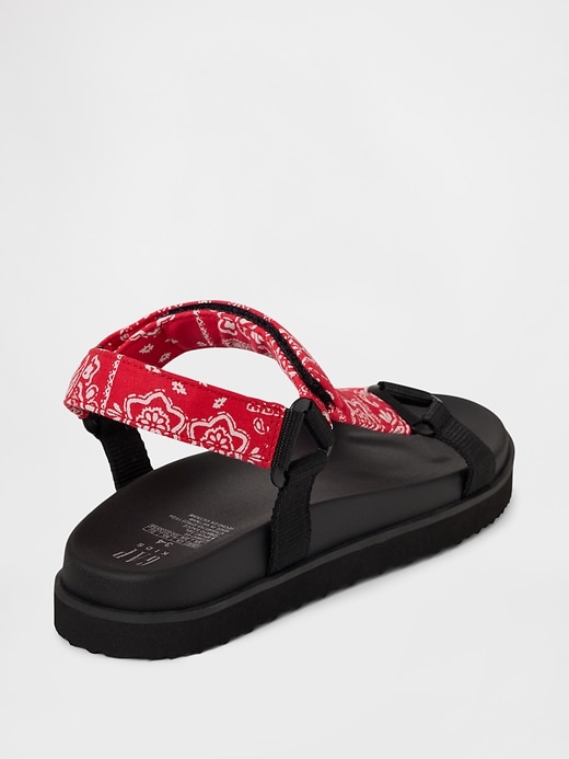 kinder-sandalen aus canvas mit riemen