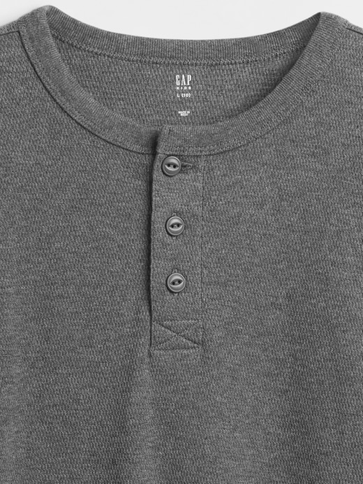 lässiges henley-t-shirt für kinder