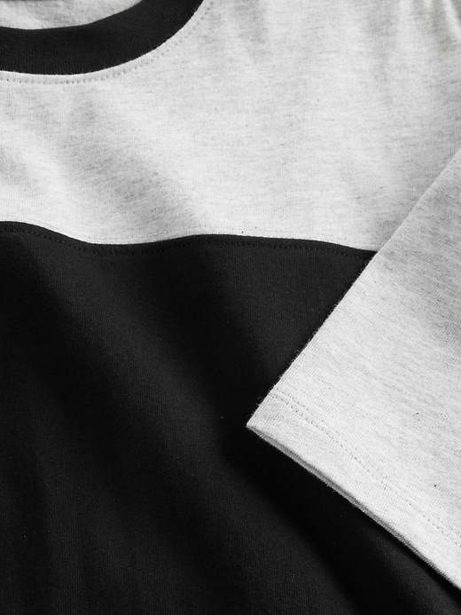 kinder-t-shirt mit lockerer passform