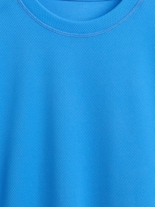 gapfit tech t-shirt für kinder aus recyceltem mesh