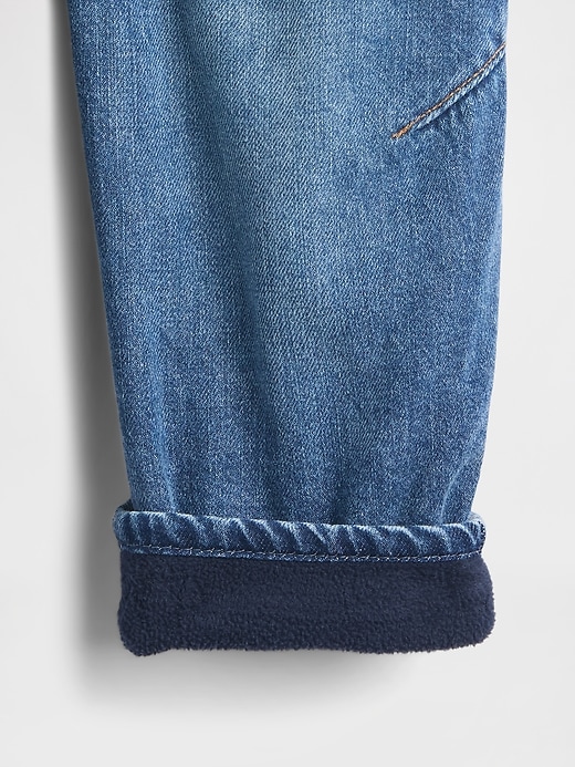 baby- und kleinkind-jeans mit kuscheligem futter