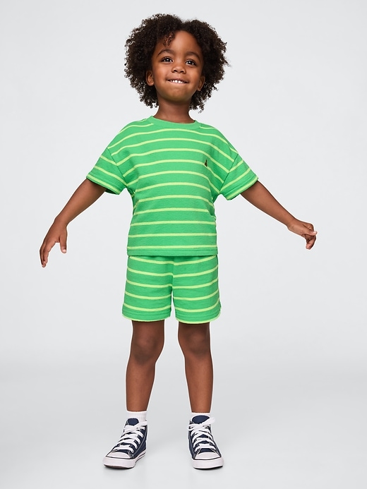 baby- und kleinkind-outfit-set aus frottee mit streifenmuster