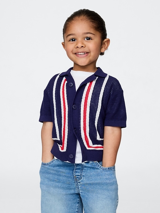 baby- und kleinkind-pullover mit bordürenstreifen