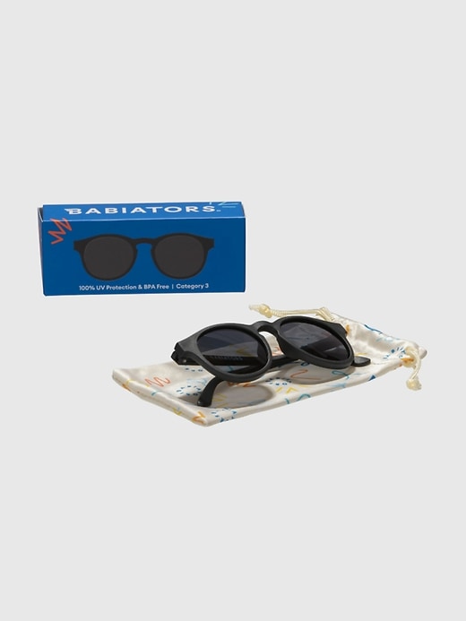 babiators sonnenbrille für kleinkinder und kinder mit schlüssellochausschnitt