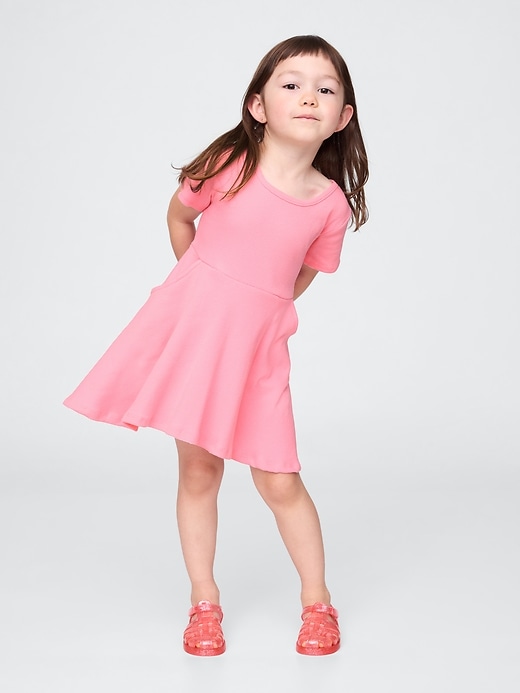 baby- und kleinkind-drehkleid zum kombinieren