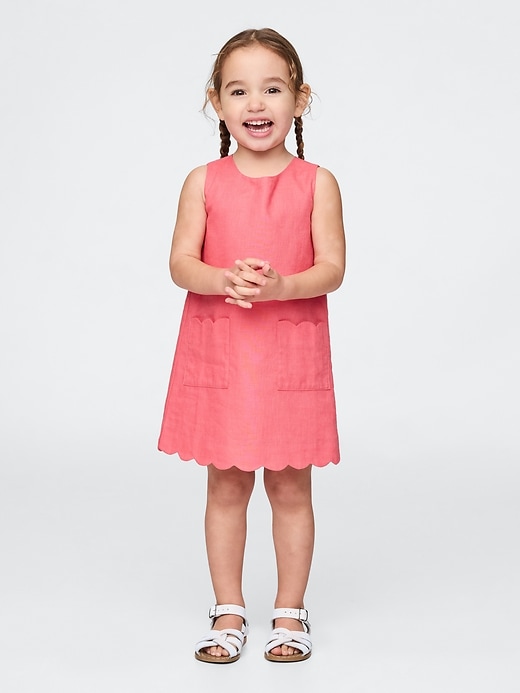 baby- und kleinkinderkleid aus leinen-baumwolle mit wellensaum