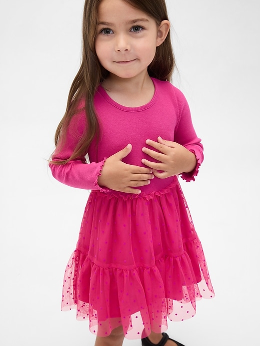 baby- und kleinkindkleid aus tüll und verschiedenen materialien