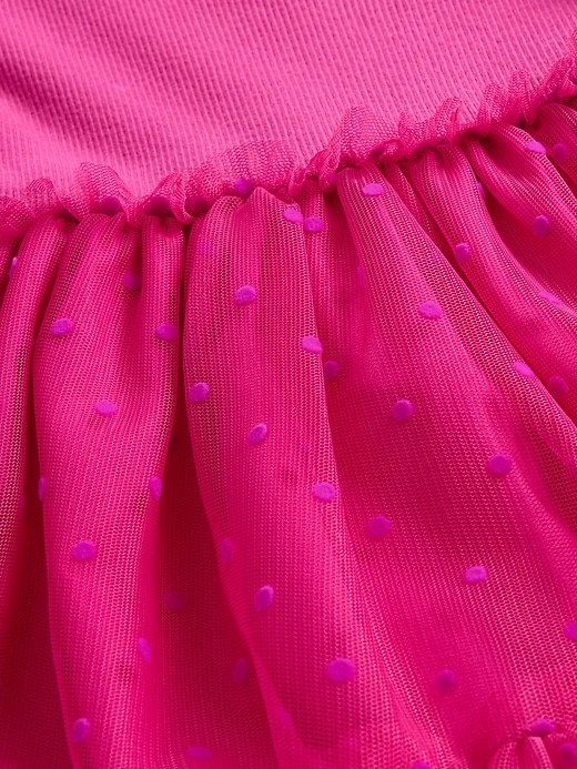 baby- und kleinkindkleid aus tüll und verschiedenen materialien