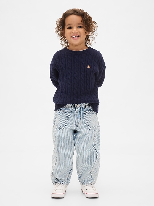 baby- und kleinkind-jeans mit denimstreifen und hufeisenmuster