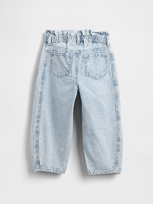 baby- und kleinkind-jeans mit denimstreifen und hufeisenmuster