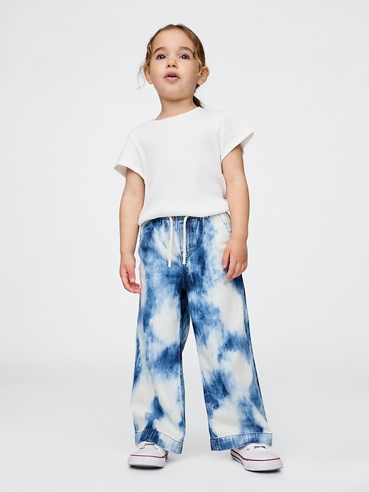 baby- und kleinkind-jeans aus denim zum hineinschlüpfen baggy-jeans