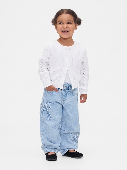 baby- und kleinkind-jeans mit schleife und hufeisen
