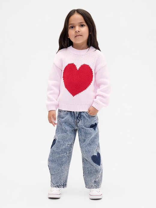 baby- und kleinkind-jeans mit herz-hufeisenmuster