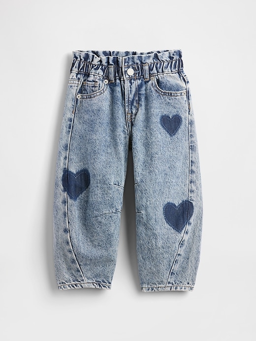 baby- und kleinkind-jeans mit herz-hufeisenmuster