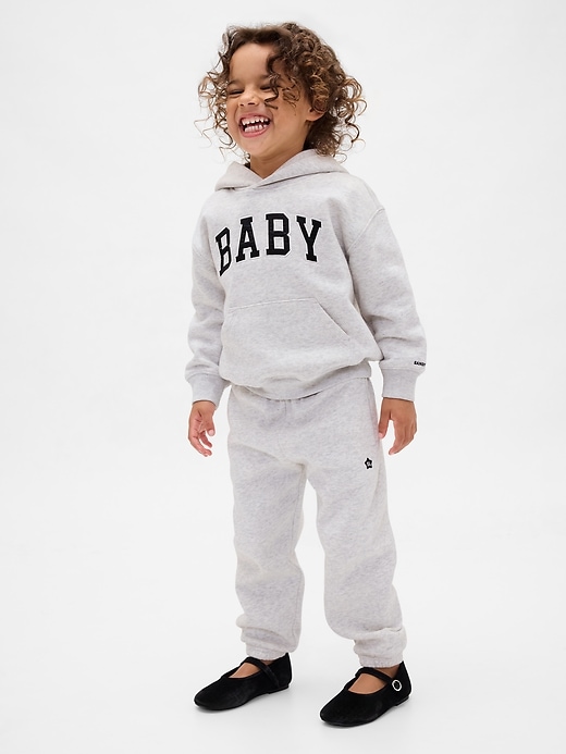 gap × sandy liang baby- und kleinkind-jogginghose mit vintage-logo