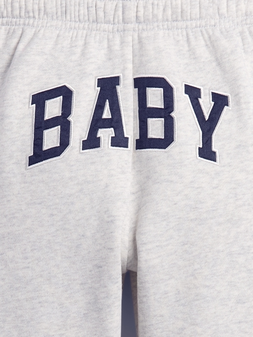 gap × sandy liang baby- und kleinkind-jogginghose mit vintage-logo