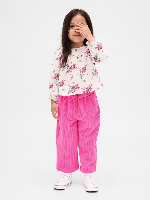 baby- und kleinkind-outfit-set aus baumwollgaze und cord