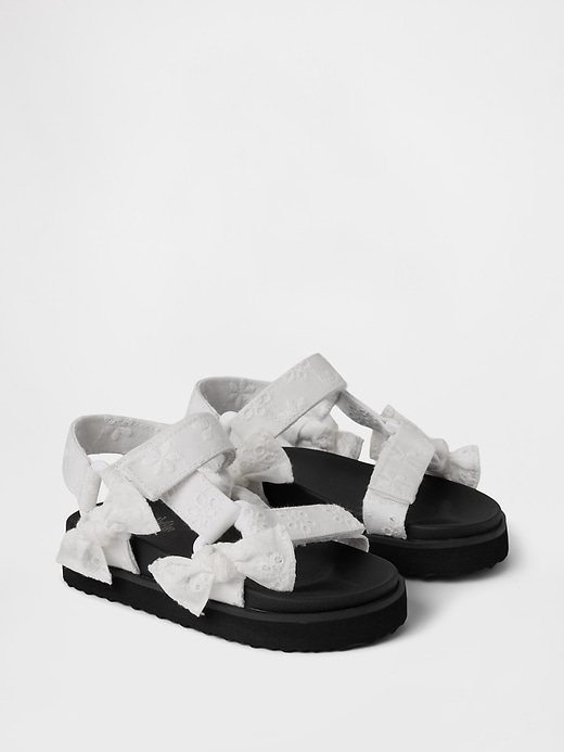 kleinkind-sandalen aus canvas mit riemen