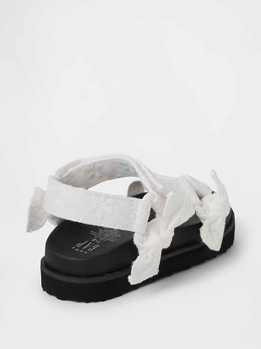 kleinkind-sandalen aus canvas mit riemen