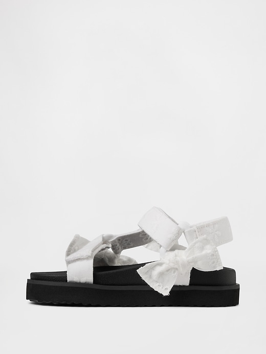 kleinkind-sandalen aus canvas mit riemen