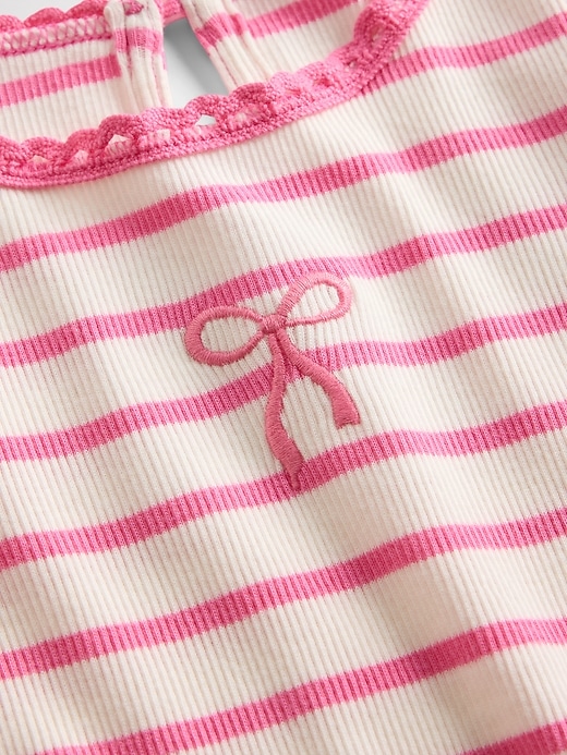 besticktes rippstrick-t-shirt für babys und kleinkinder