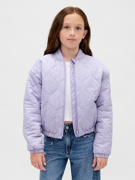 leichte gesteppte kinderjacke aus recyceltem material