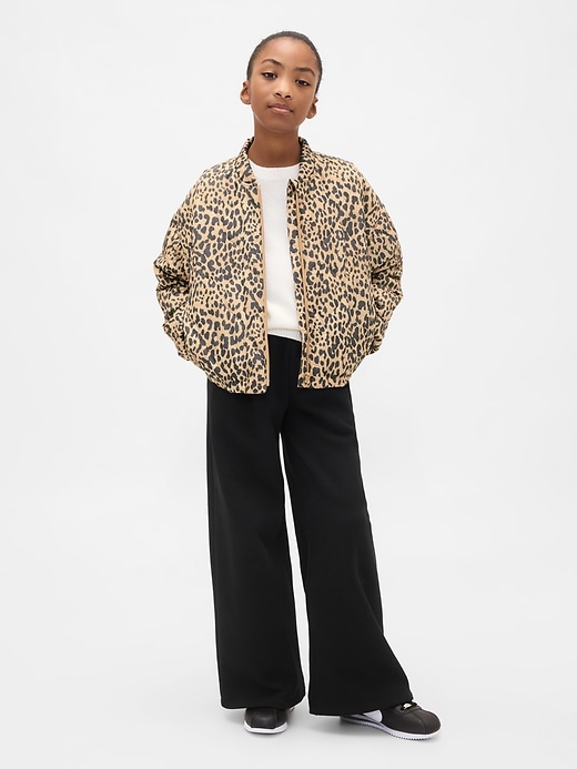 leichte gesteppte kinderjacke aus recyceltem material