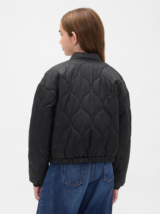 leichte gesteppte kinderjacke aus recyceltem material