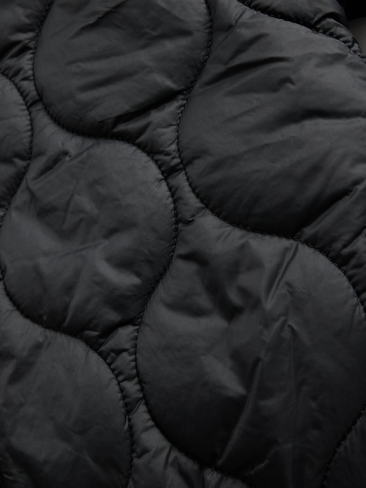 leichte gesteppte kinderjacke aus recyceltem material