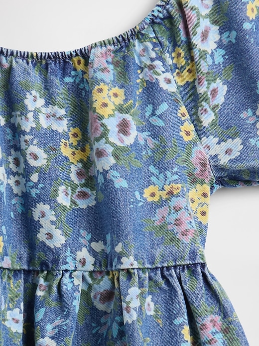 kinder-jeanskleid mit puffärmeln und blumenmuster