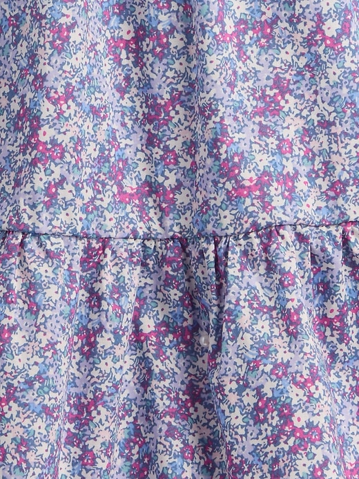 kinderkleid aus verschiedenen materialien mit volant