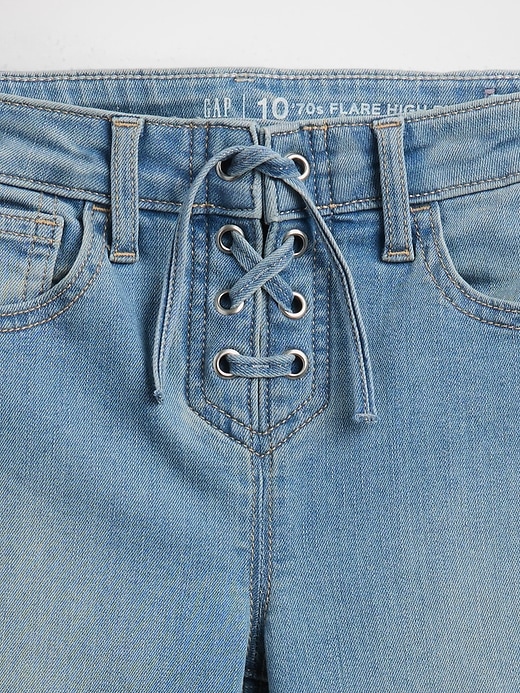 kinder-schnürjeans im 70er-jahre-stil mit hohem bund und schlaghose