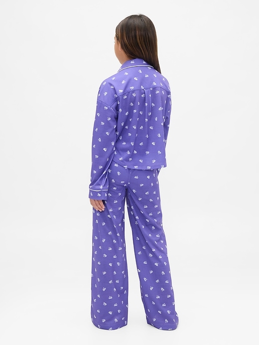 kinder-pyjama-set aus recycelten materialien