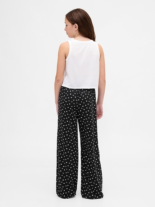kinder-pyjama-set aus recyceltem material